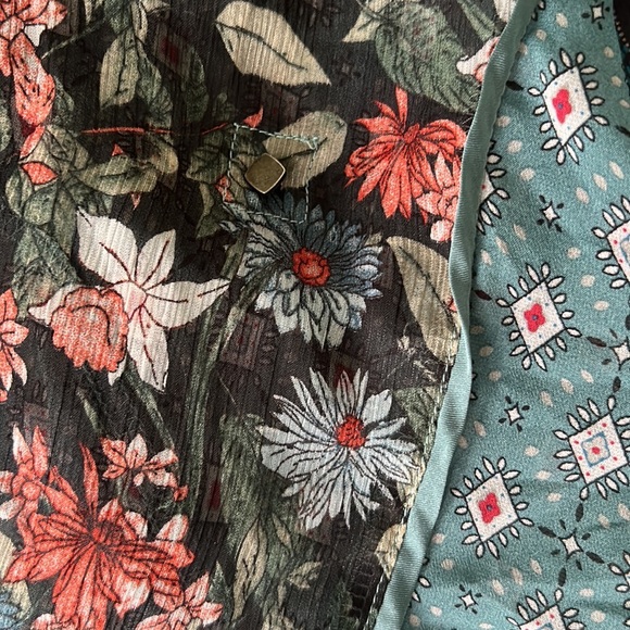 Anthropologie TINY Lovely Patchwork Floral Printed Wrap Top - S - Picture 15 of 15